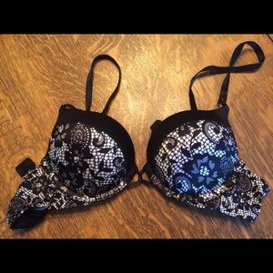 VS Bombshell Plunge Bra 36AA